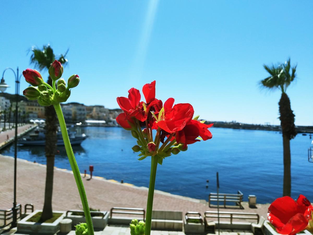 Blue Moon Hotel Pantelleria Exterior foto